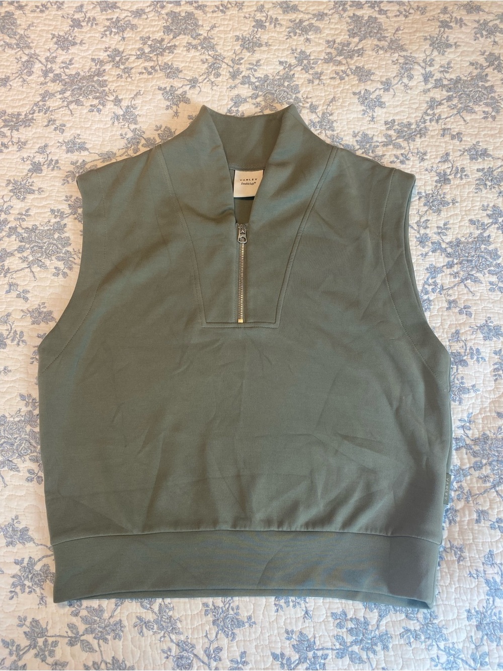 Varley Loretta Half Zip Sage Green Vest Size Medium